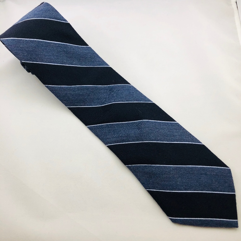Jones of NY Blue Striped Neck Tie Long 61 1/2"